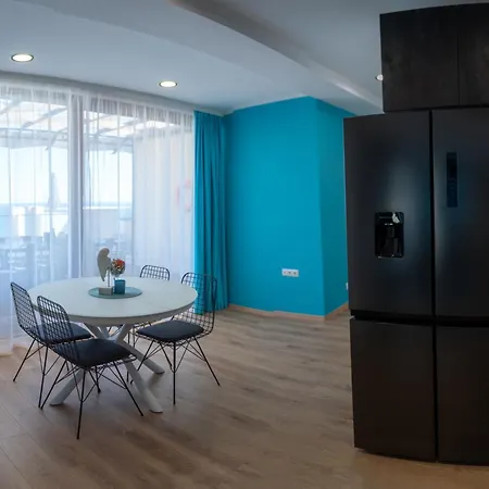 Queen's Penthouse Apartment Balchik