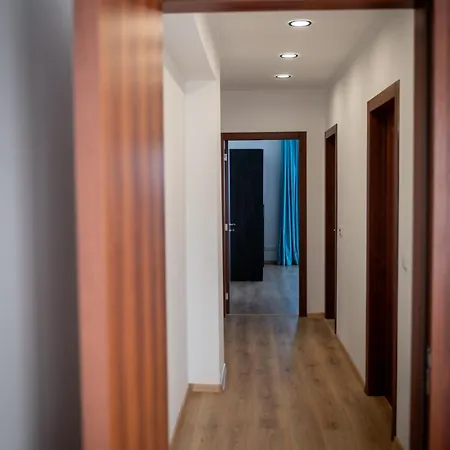 Queen's Penthouse Apartment *